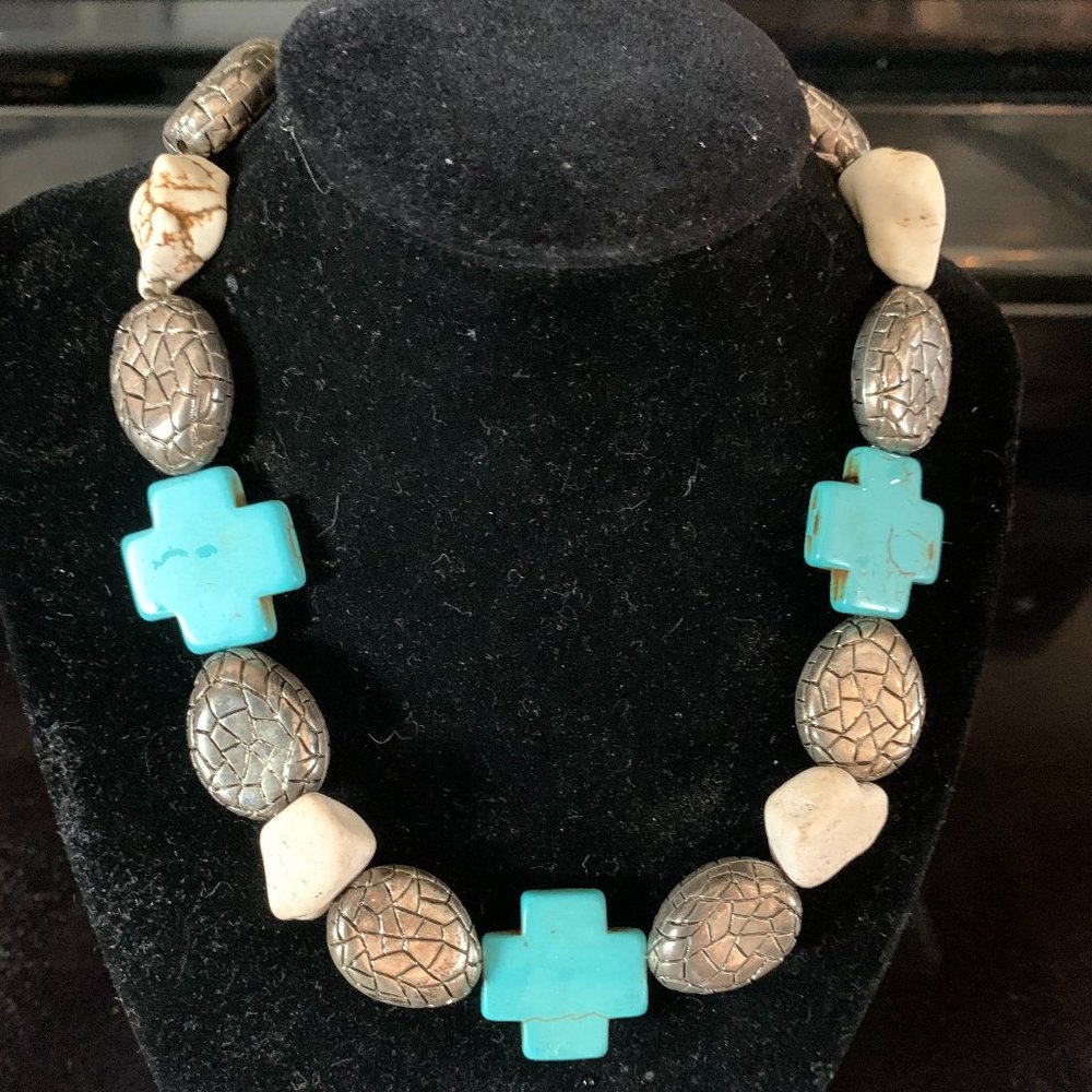 Large chunky Turquoise stone necklace 17”